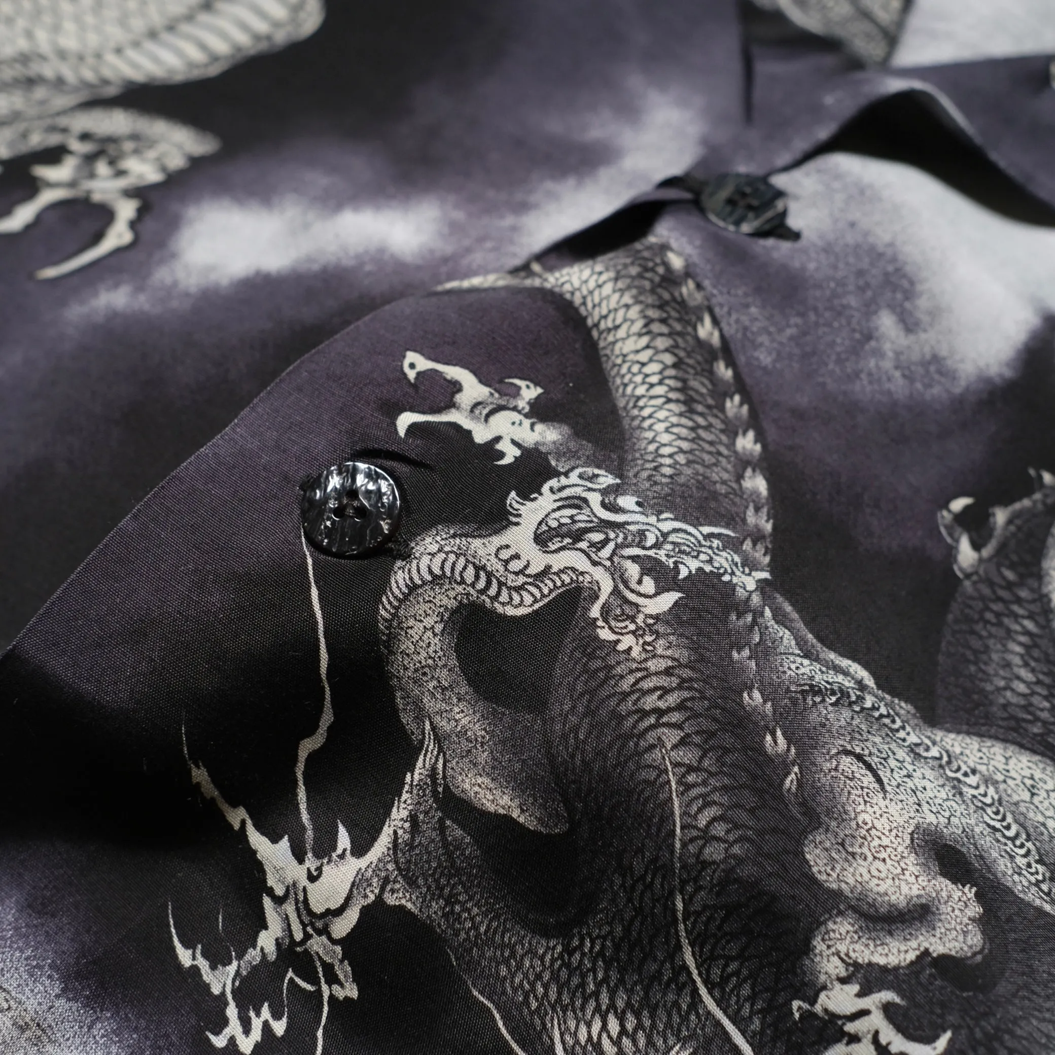 BLACK SIGN "Flying Dragon" Travel Shirt