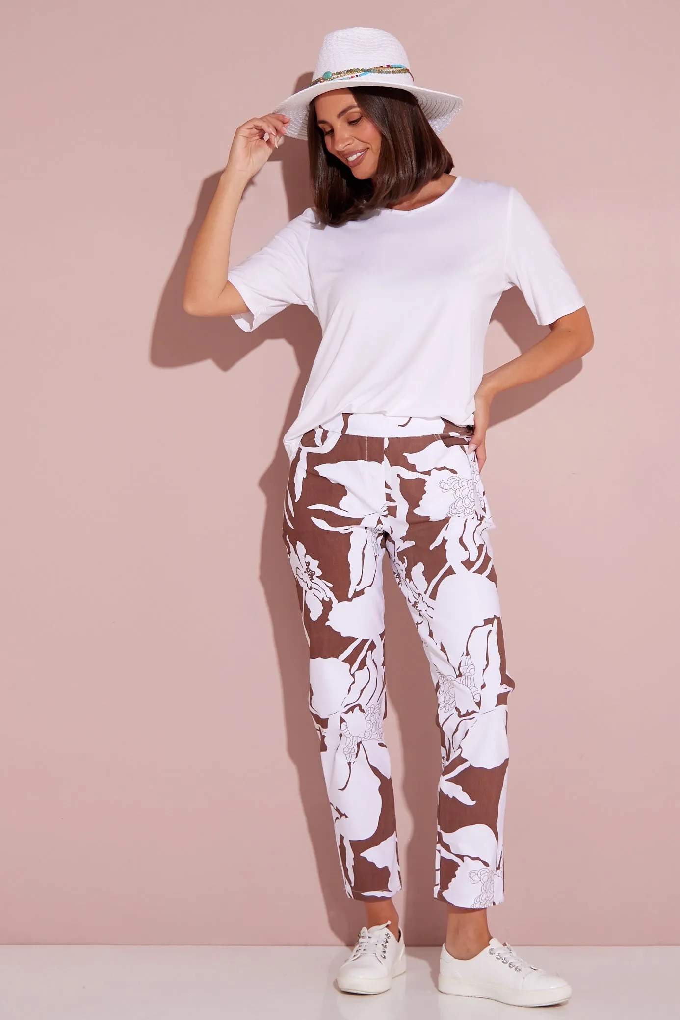 Dana Bengaline Capri Pants - Cocoa Floral