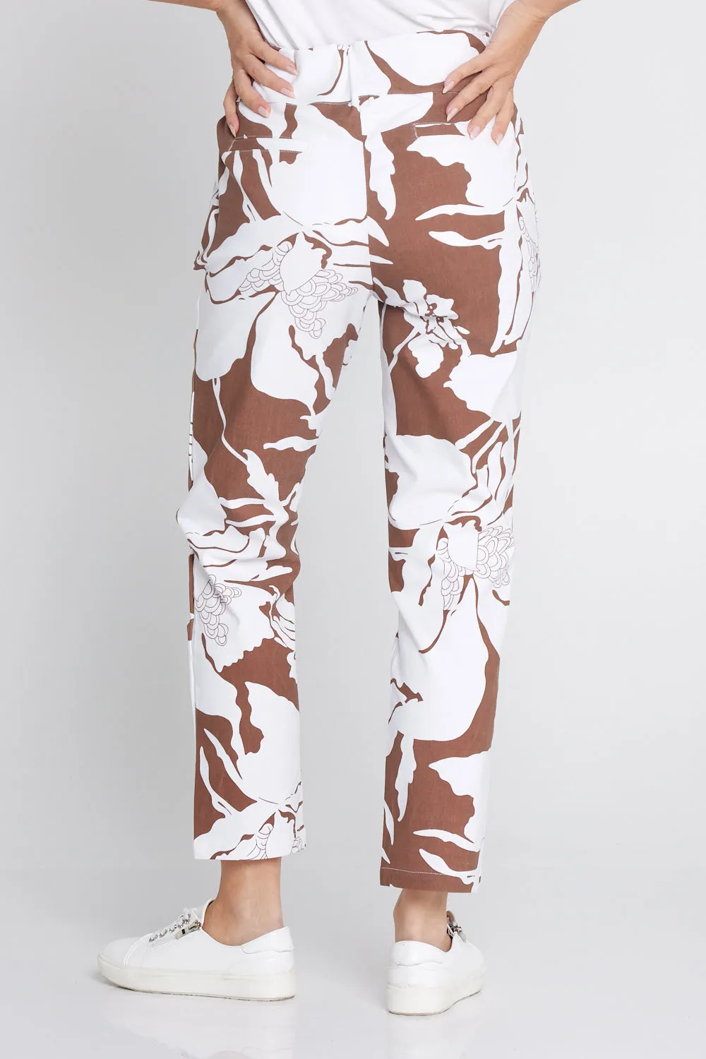 Dana Bengaline Capri Pants - Cocoa Floral