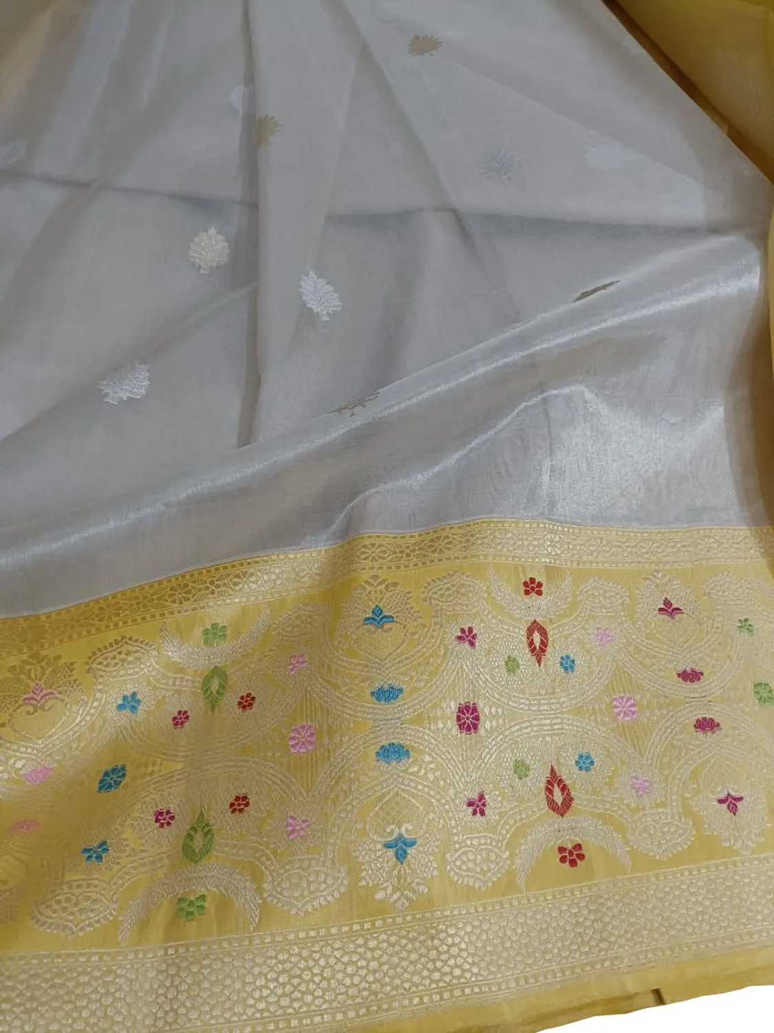 Elegant Off White Banarasi Silk Saree with Meenakari Border