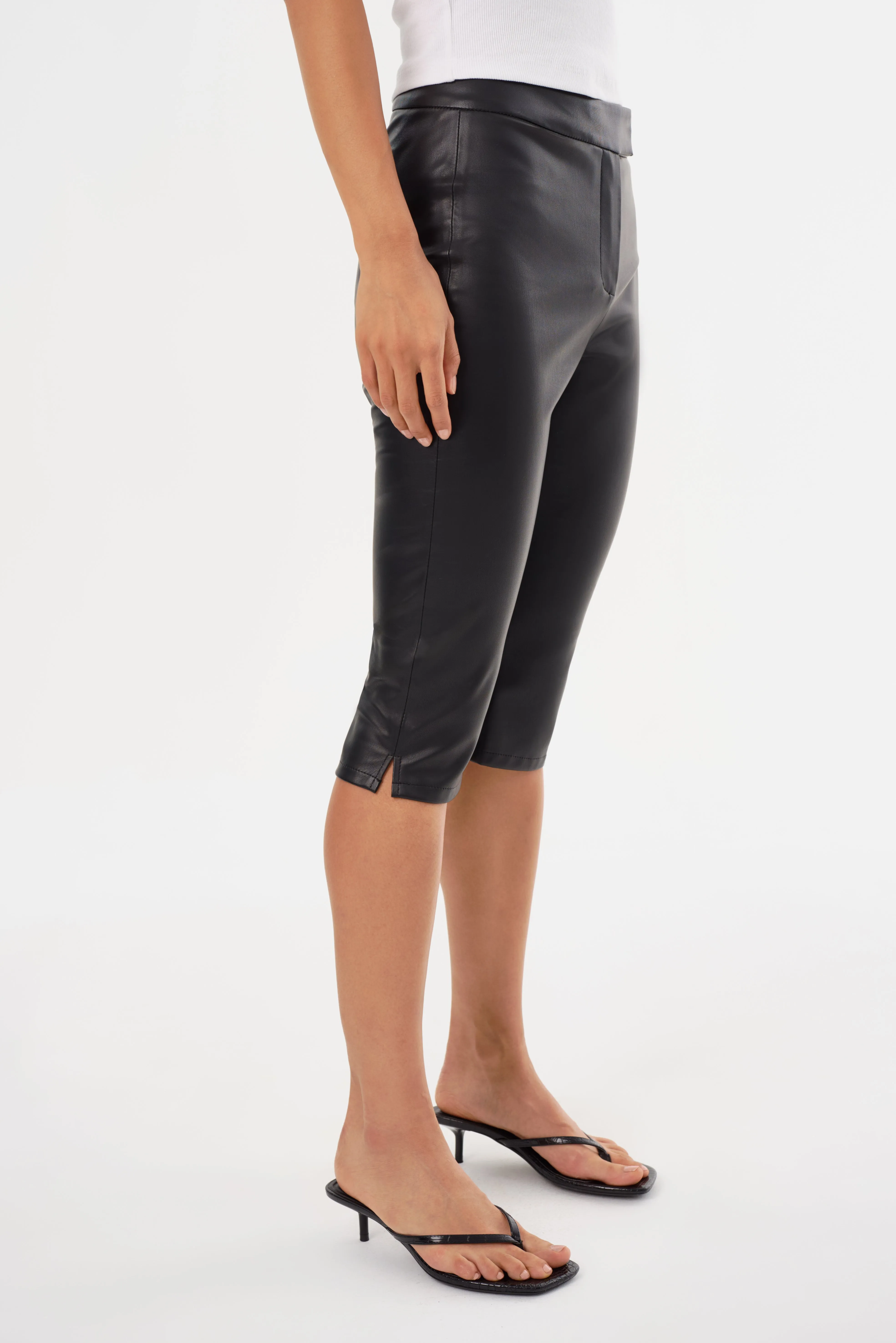 FAYA | Faux Leather Capri Pants