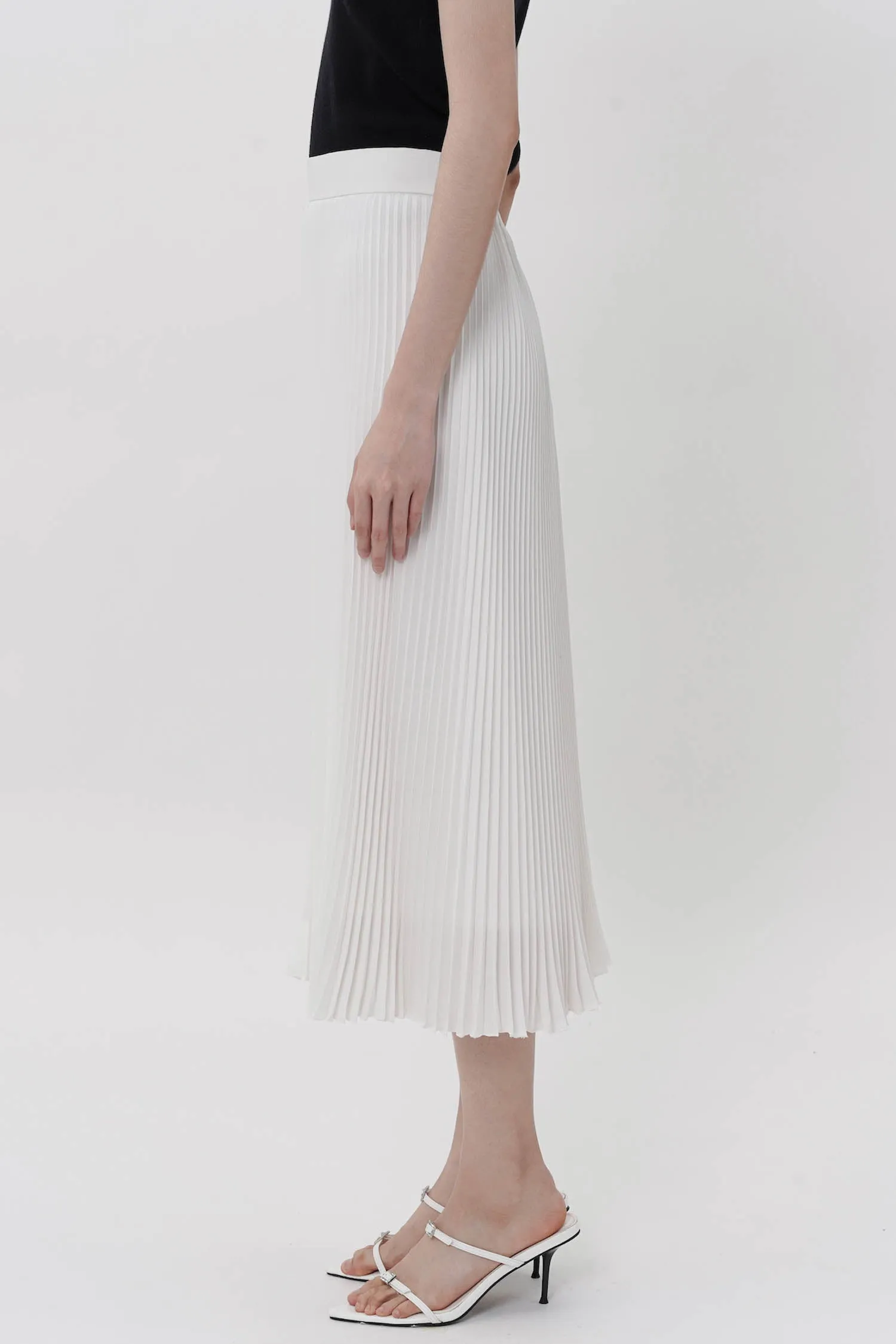 Hiu Pleated Midi Skirt In Broken White