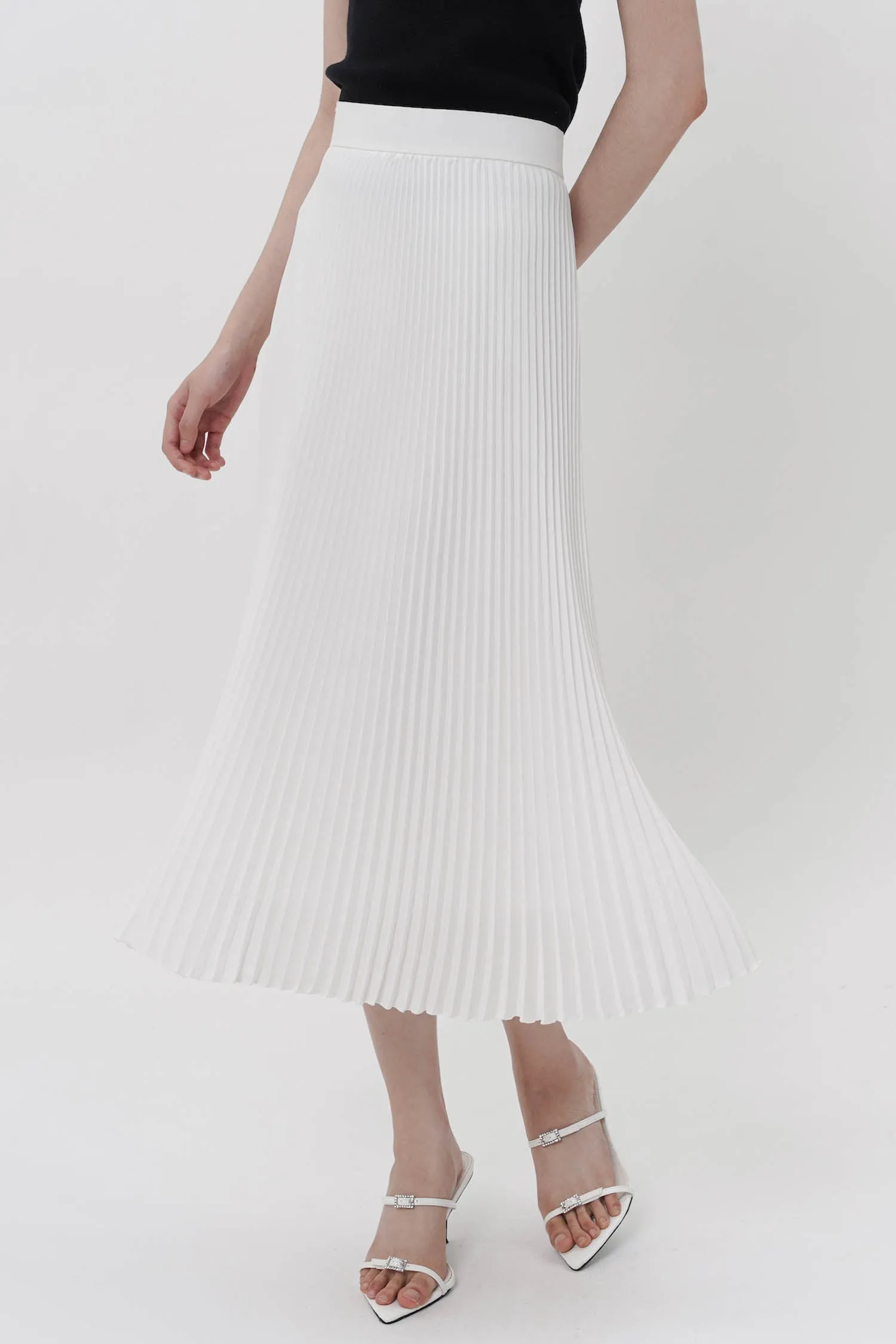 Hiu Pleated Midi Skirt In Broken White