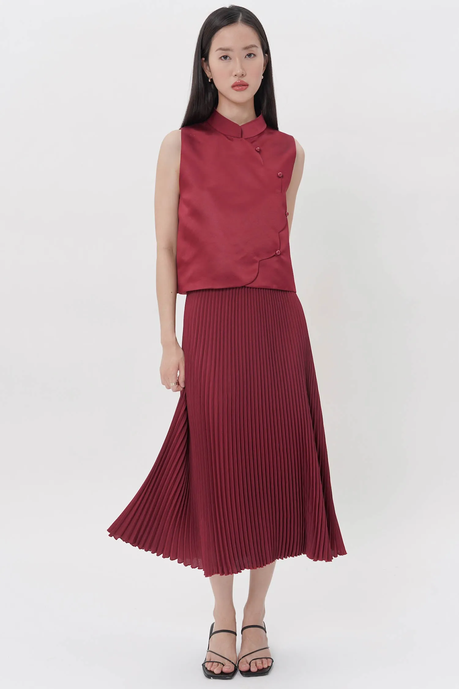 Hiu Pleated Midi Skirt In Maroon