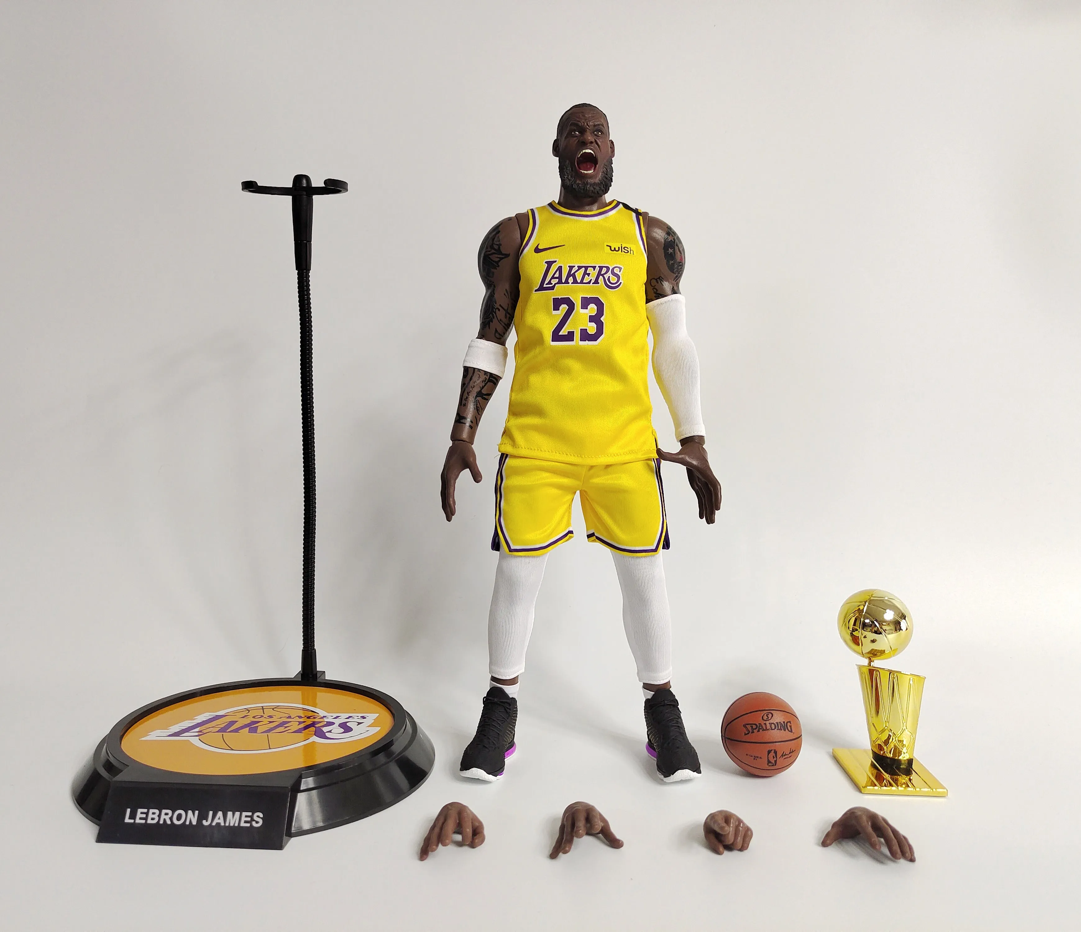 Lebron James (Los Angeles Lakers Away) 1/6 Scale Action Figure