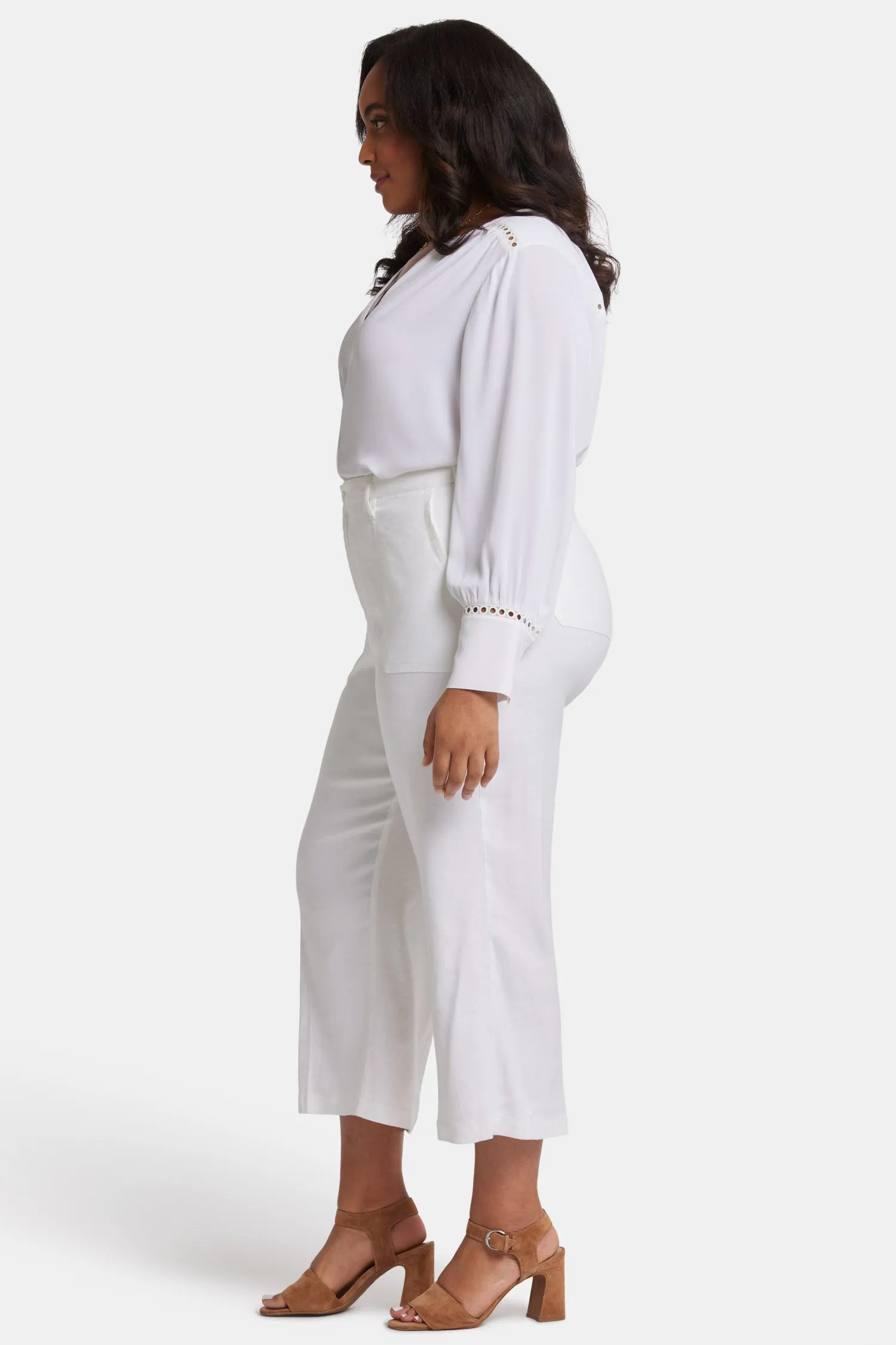 Wide Leg Cargo Capri Pants In Plus Size - Optic White